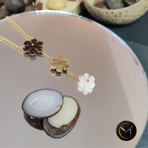 Collier, marguerites, ivoire végétal, tamarin, coco, bois, acier inoxydable