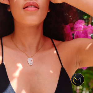 Collier Las Calaveras ivoire végétal et zirconium