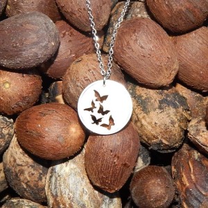 Collier papillons, ivoire végétal, acier inoxydable
