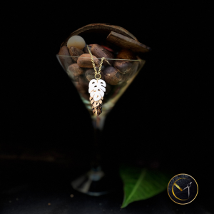 Collier monsteras coque de coco, tamarin et ivoire végétal, acier inoxydable