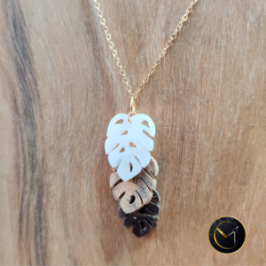 Collier monsteras coque de coco, tamarin et ivoire végétal, acier inoxydable