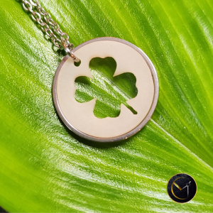Collier trèfle, porte-bonheur, ivoire végétal, acier inoxydable