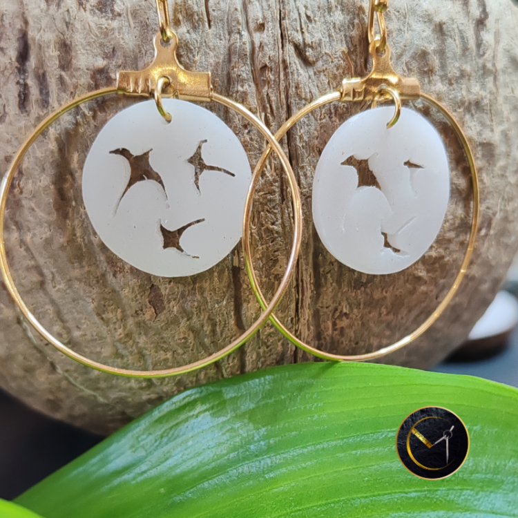 Boucles d'oreilles créoles paille-en-queue en ivoire végétal et acier inoxydable Boucles d'oreilles créoles paille-en-queue en ivoire végétal et acier inoxydable