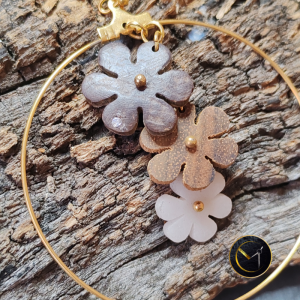 Boucles d'oreilles créoles marguerites en ivoire végétal, bois de tamarin coque de coco et acier inoxydable
